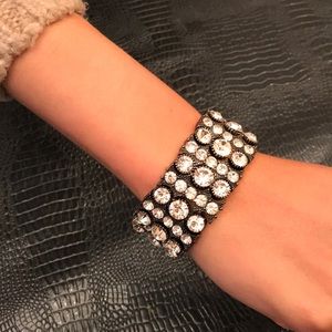 NWOT. Jeweled stretch one size bracelet